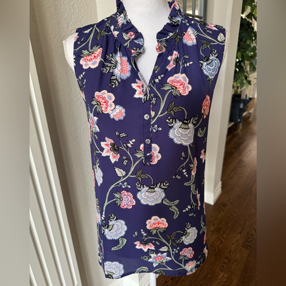 Loft NWT Floral Sleeveless Blouse